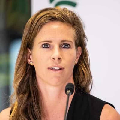 Matildas turn up heat on A-Leagues, government