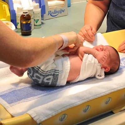 Chief midwife, funding boost for Qld maternity services