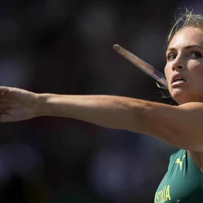 Kelsey-Lee Barber sneaks into javelin final at worlds