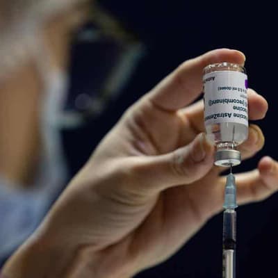 Elderly Australians urged to get COVID-19 booster