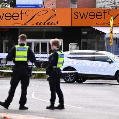 Man shot dead in 'targeted' attack at Melbourne cafe