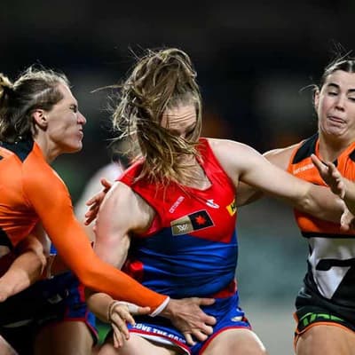 Melbourne hammer Giants to continue hot AFLW start
