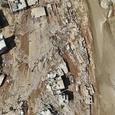 Thousands missing as Libya flood survivors search ruins