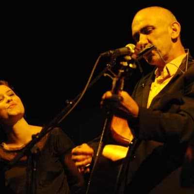 Aussie music big-hitters playing free gigs for 'yes'