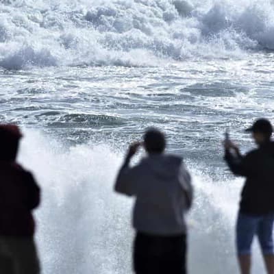 Hurricane Lee threatens New England, eastern Canada