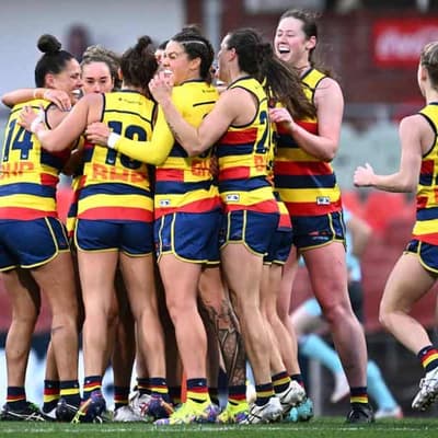 Crows end Bombers' AFLW streak to remain undefeated