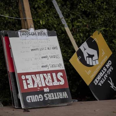 No deal yet as US writers talks enter third day