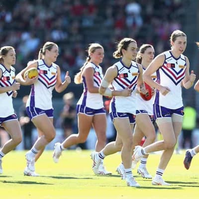 Fremantle survive Tigers surge, into AFLW top eight