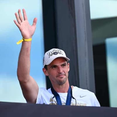 Pendlebury soaks up second flag as 400 club beckons