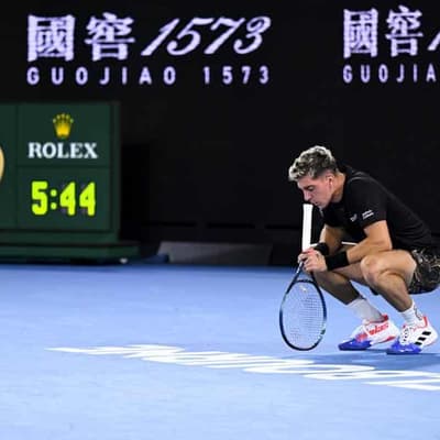 Extended Australian Open to serve up Sunday start