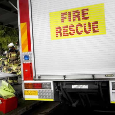 Stay away: major emergency warning for Queensland fire