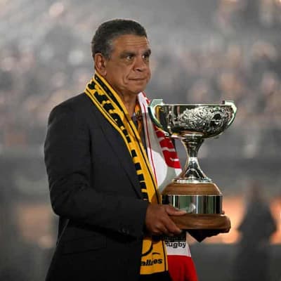 Ella, Beachley official Legends in Sport Hall of Fame