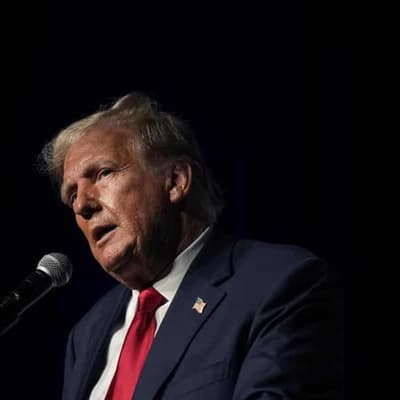 US judge bars Trump from criticising prosecutors