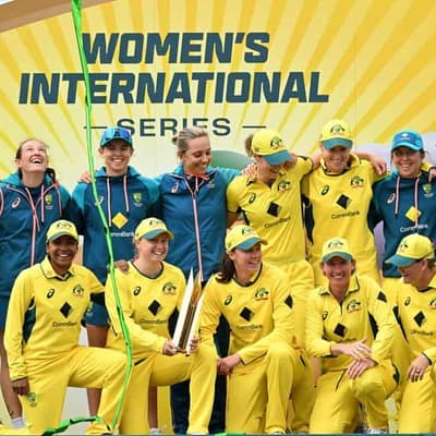 Aussie cricketers dip into pocket to support netballers