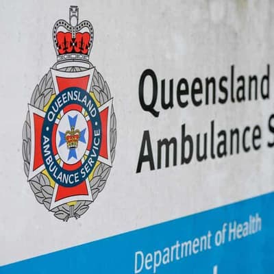 Pilot dies after light plane crashes in field