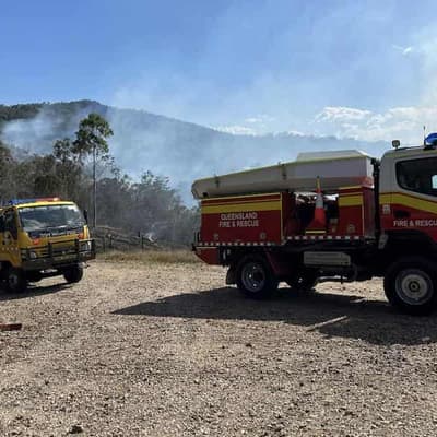 Residents told not to return home as bushfires burn