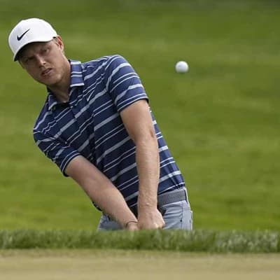 Davis remains in the hunt at PGA Tour event in Japan