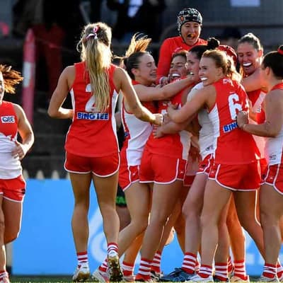 Swans crush Bulldogs in record-breaking AFLW win