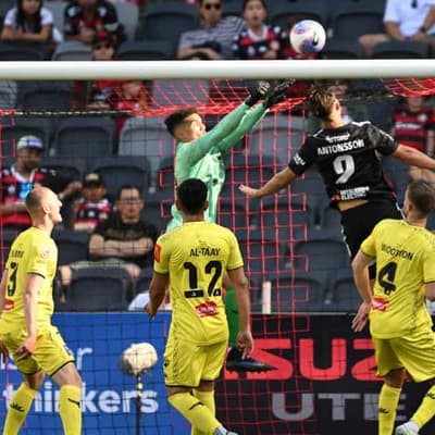 Goalkeeper Paulsen saves Phoenix a point against WSW