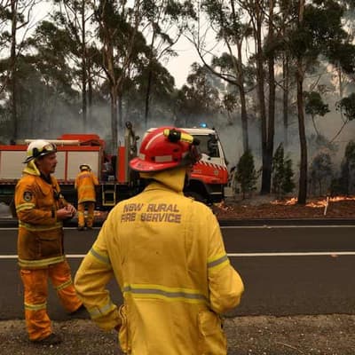 Arson probe into major bushfire as extreme risks near