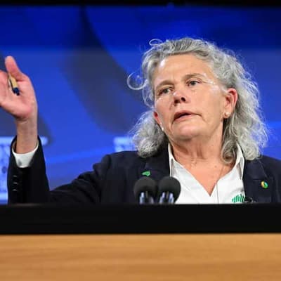 Farmers' president fires parting shot at Labor policies