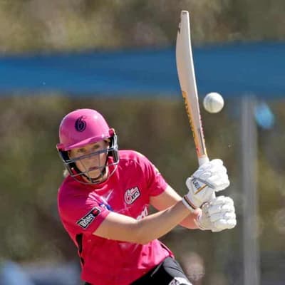 Sixers hold on to claim first WBBL win of season