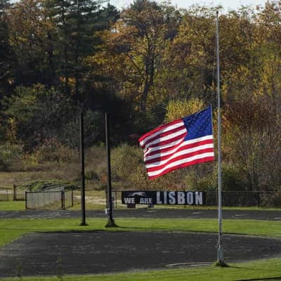 Maine shooting suspect found dead, motive a mystery