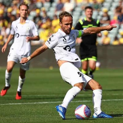 French gun Germain steers Bulls past Mariners in ALM