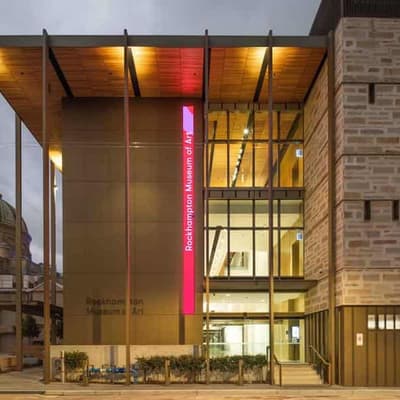 'Shorts and t-shirt' gallery among architecture winners