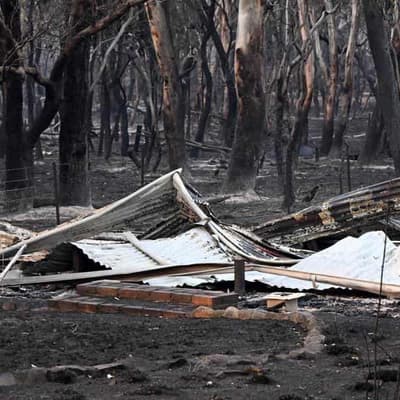 Help arrives for fatigued Queensland firefighters