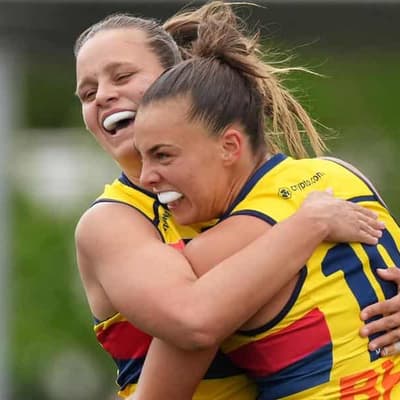 Crows snare AFLW minor premiership with win over Eagles