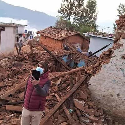 Rescuers seek Nepal quake survivors, deaths exceed 150