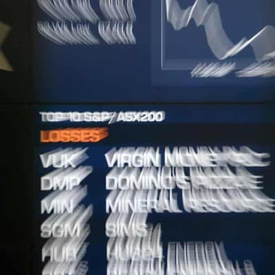 Aust shares gain again, close just under key level