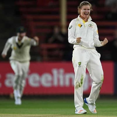 Jonassen studies Jadeja ahead of India Test