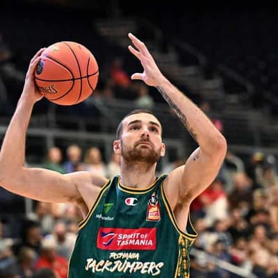 McVeigh nails OT winner for JackJumpers against Taipans