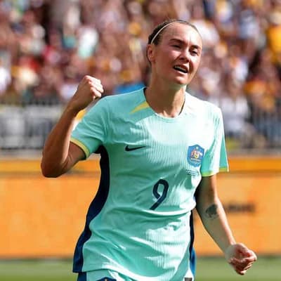Foord scores as Arsenal close the gap on Kerr's Chelsea