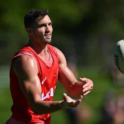 Oates signs new deal, vows to win back Broncos spot