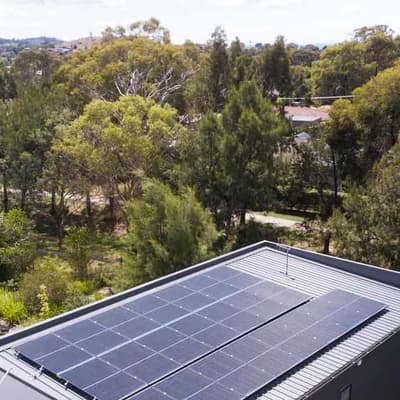 Feds 'supercharge' clean energy build to keep lights on