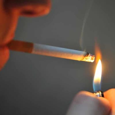 Teenage smoking rates 'incredibly worrying': experts