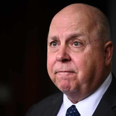 Depts flunked contractor, consultant spending targets