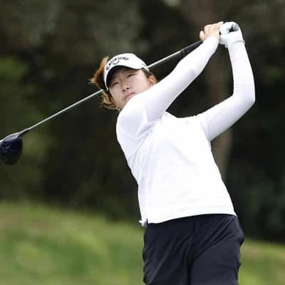 Schoolgirl amateur grabs shock Australian Open lead