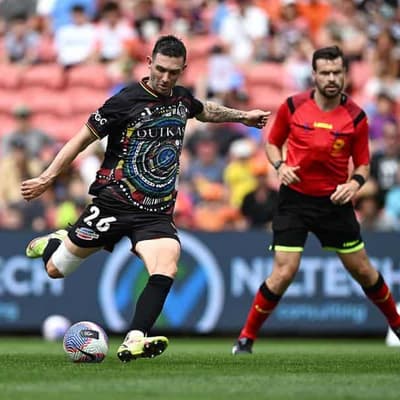 Jay O'Shea key for injury-hit Roar against Wanderers